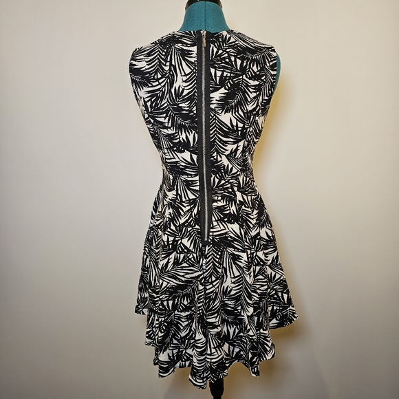 H&M black and white palm sleeveless viscose lined flare high-low mini dress sz 6 - Picture 6 of 8